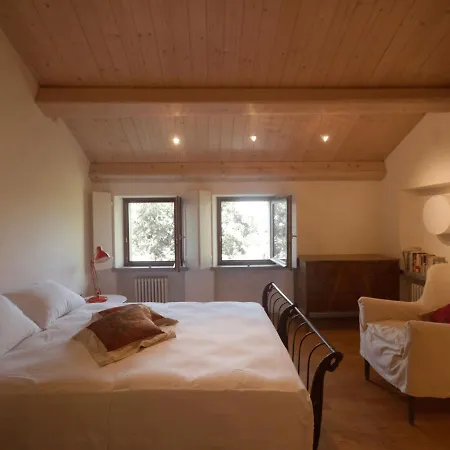 Tranquil Holiday Home In Pesaro With Bubble Bath 度假居 佩萨罗